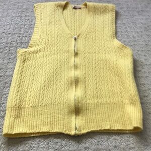 Dundurn Vintage | Yellow knit wool zip up vest - Small